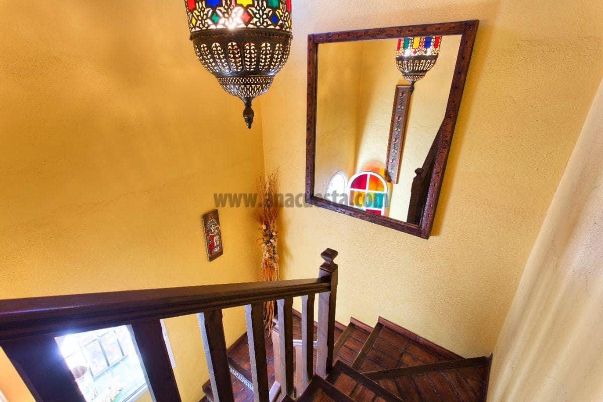 3 soveværelse Byhus til salg i Benahavis - € 375.000 (Ref: 4348954)