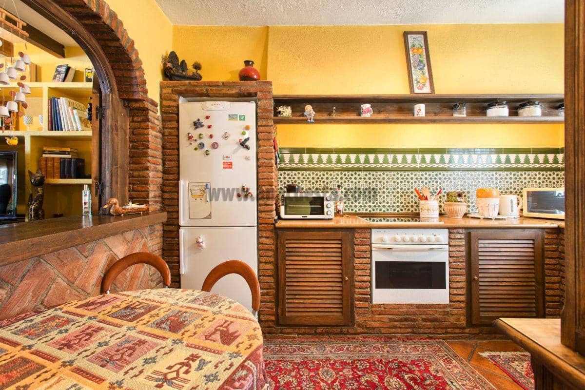 3 soveværelse Byhus til salg i Benahavis - € 375.000 (Ref: 4348954)