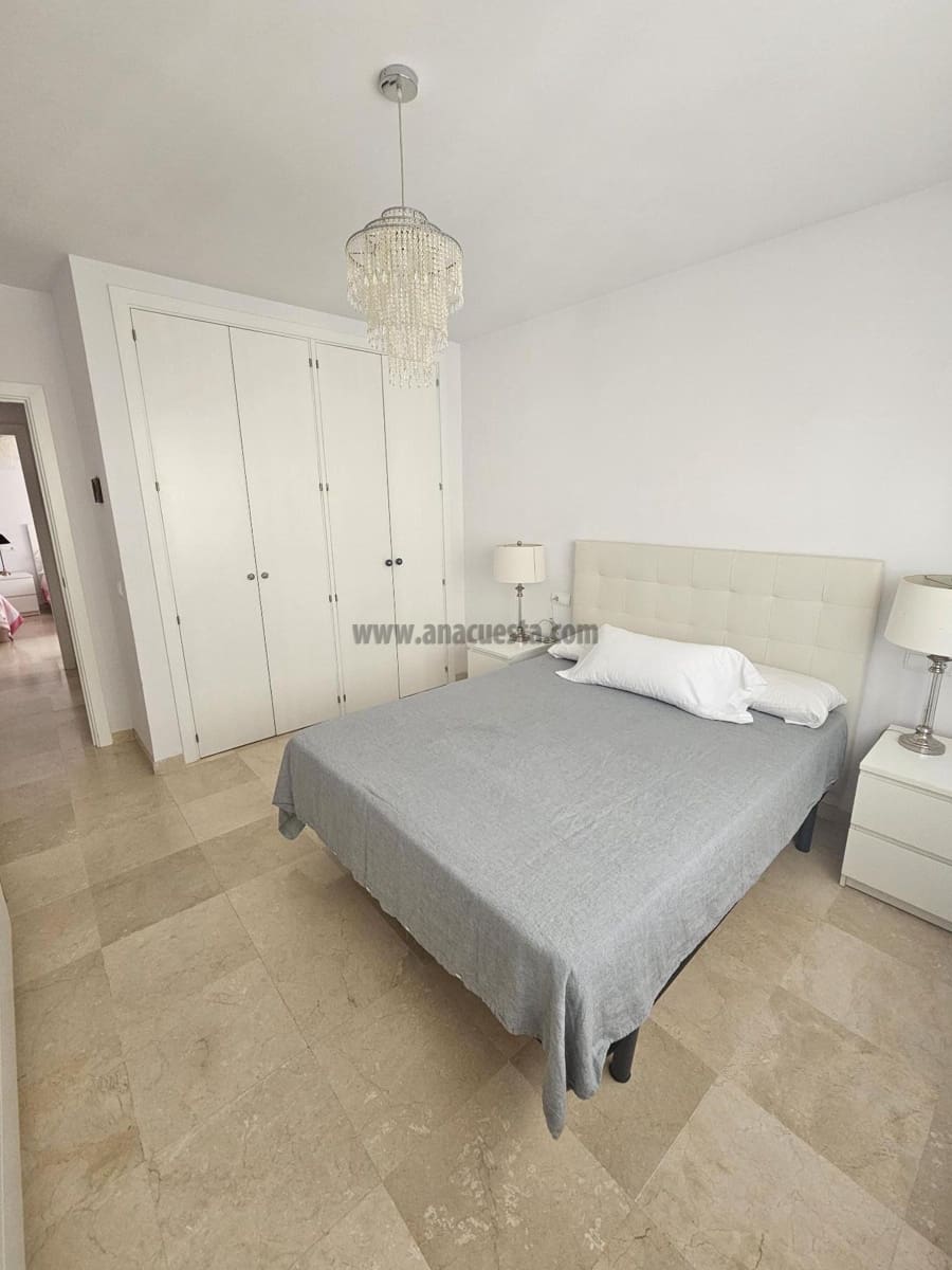 2 soveværelse Lejlighed til salg i Estepona med swimmingpool - € 369.000 (Ref: 9234875)