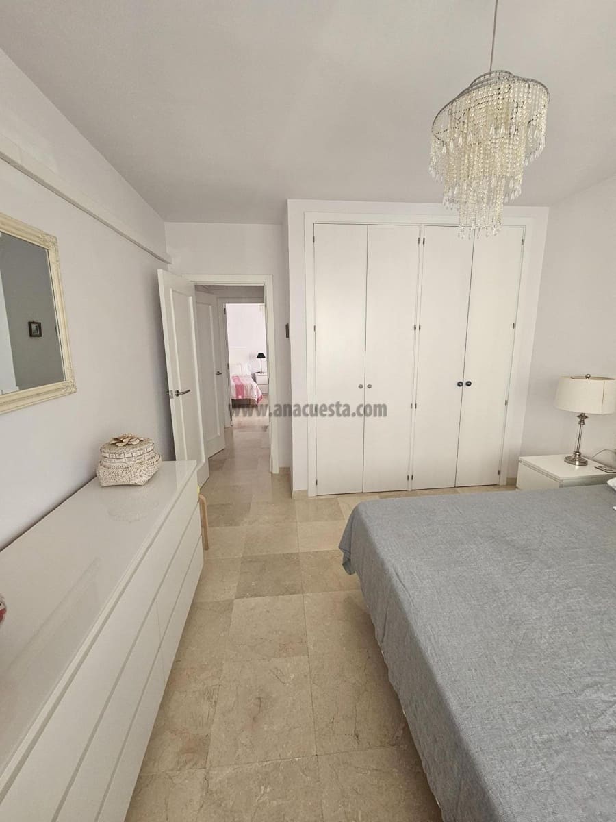 2 soveværelse Lejlighed til salg i Estepona med swimmingpool - € 369.000 (Ref: 9234875)