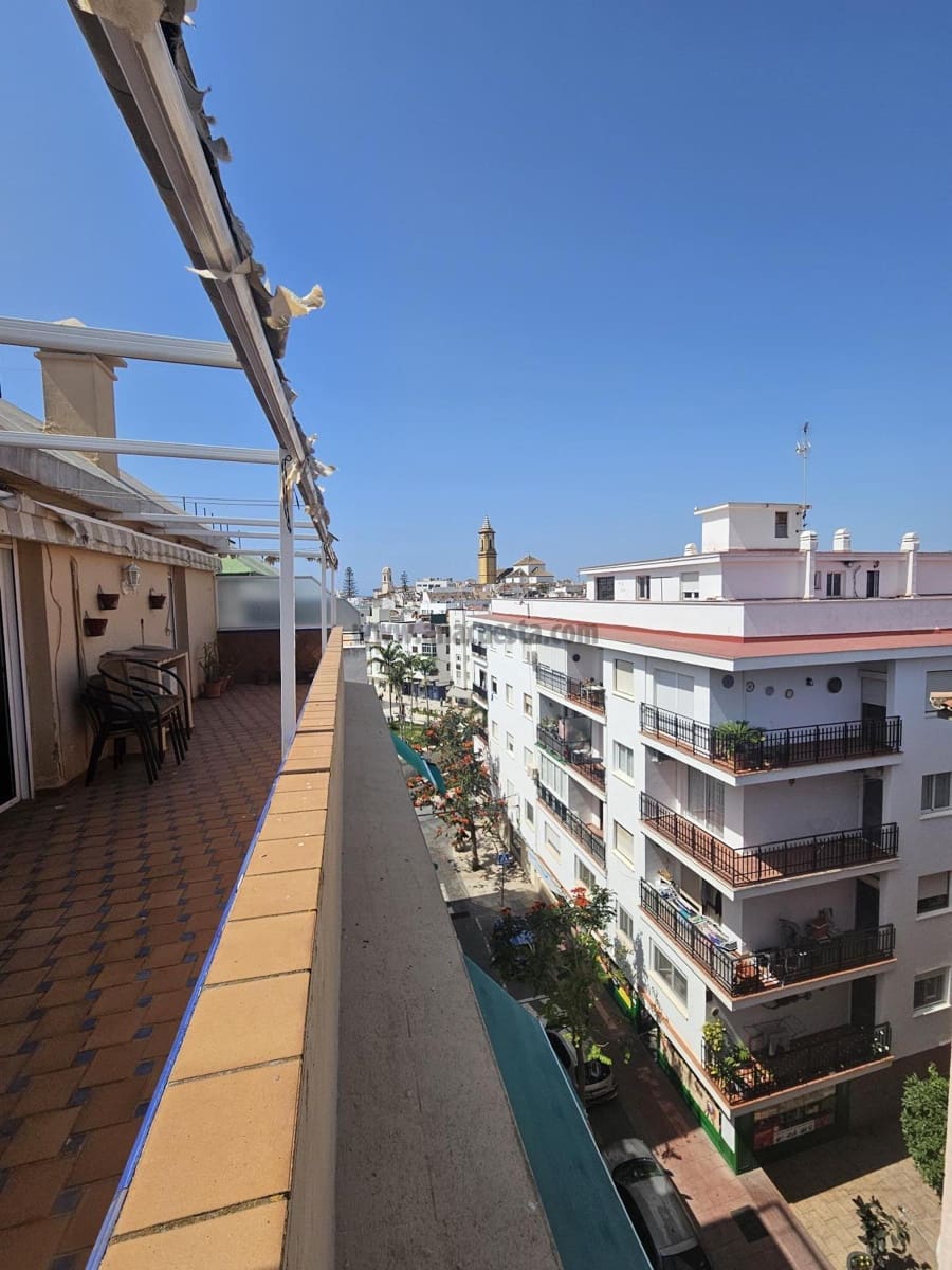 4 sypialnia Penthouse na sprzedaż w Estepona - 615 000 € (Ref: 9234878)