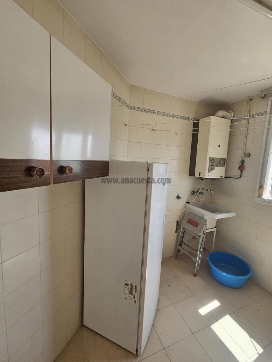 4 sypialnia Penthouse na sprzedaż w Estepona - 615 000 € (Ref: 9234878)