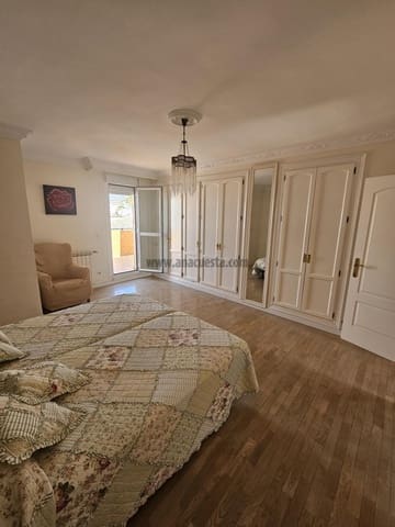 4 chambre Penthouse à vendre à Centro, Estepona - 636 000 € (Ref: 9234878)