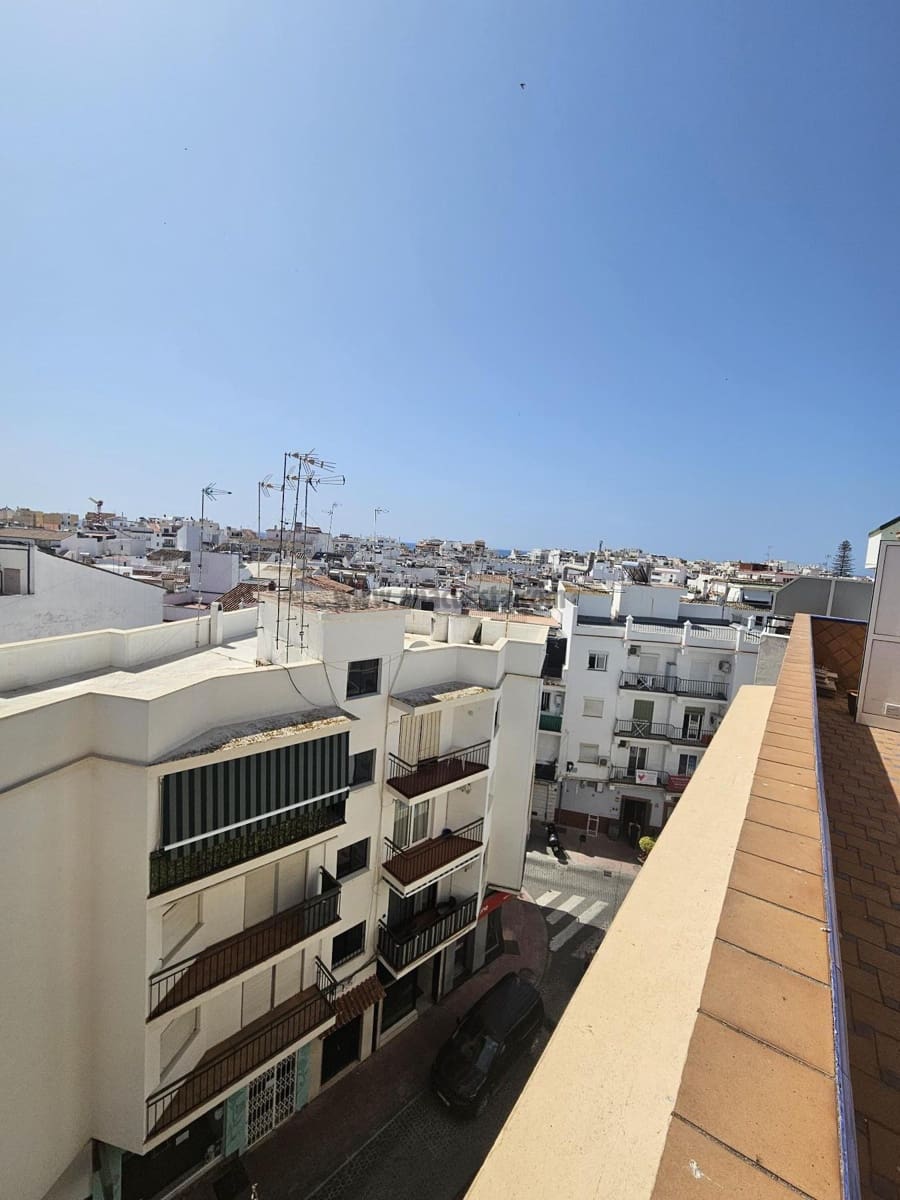 4 sypialnia Penthouse na sprzedaż w Estepona - 615 000 € (Ref: 9234878)