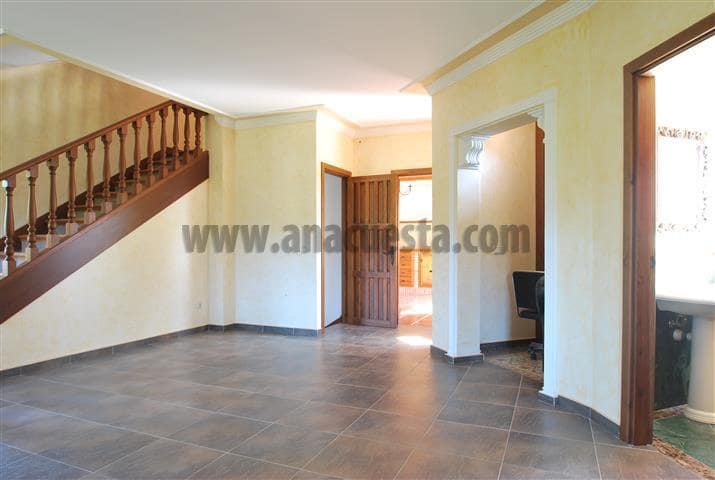 4 soveværelse Villa til salg i New Golden Mile med swimmingpool garage - € 2.500.000 (Ref: 9234879)