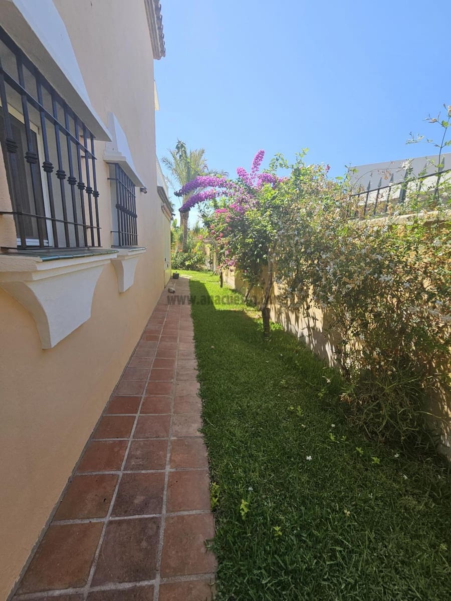 5 soverom Villa til leie i Atalaya-Isdabe med svømmebasseng garasje - € 7 000 (Ref: 9234885)