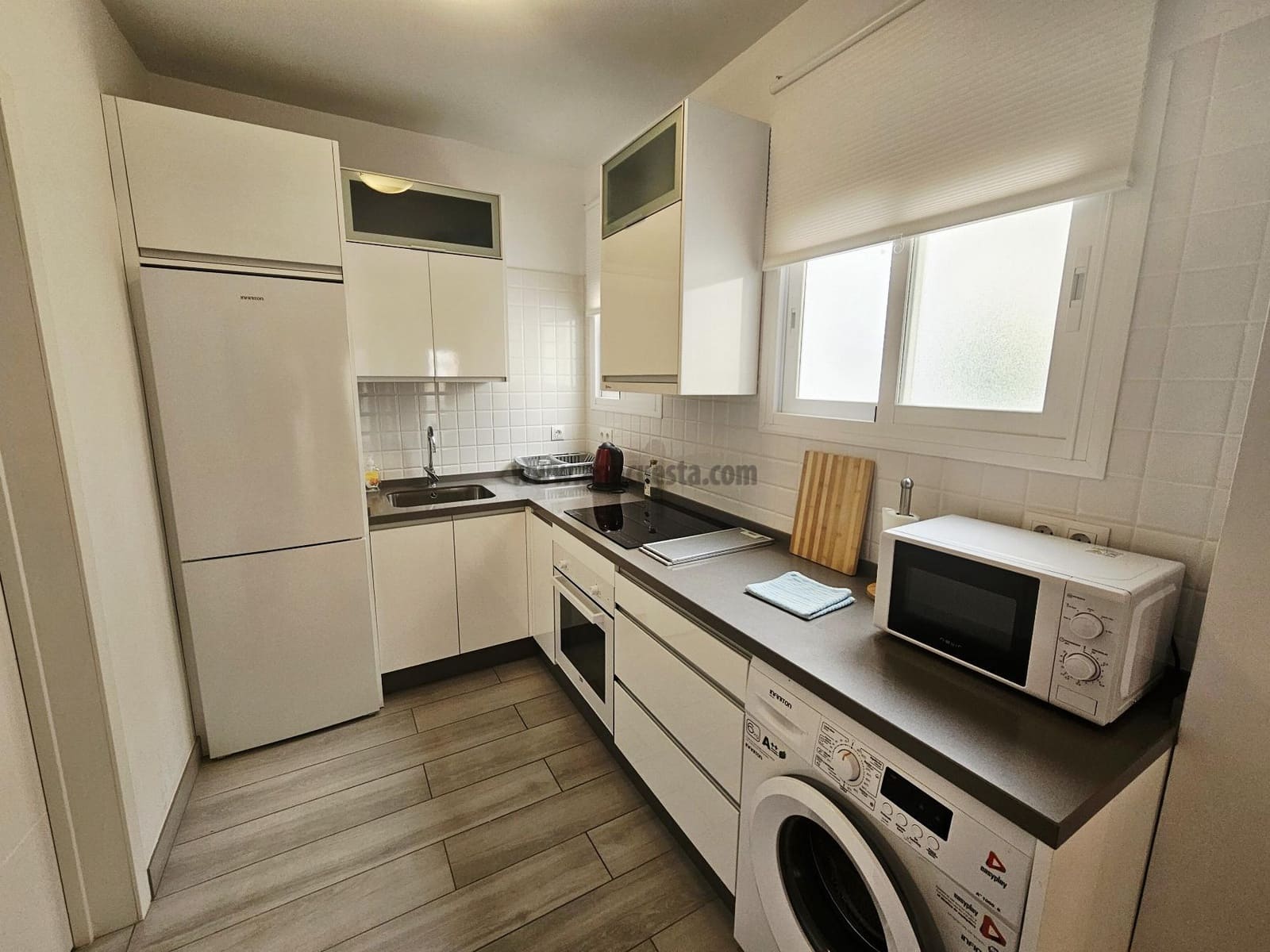 2 bedroom Apartment for sale in Estepona - € 340,000 (Ref: 9296856)