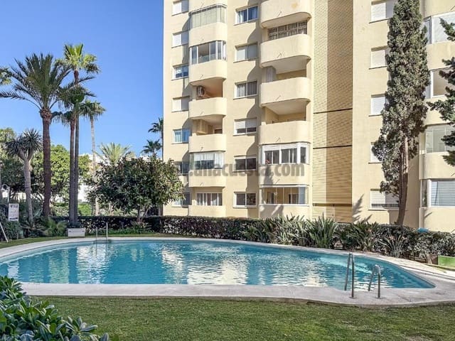 2 bedroom Apartment for sale in Puerto de Estepona, Estepona with pool - € 369,000 (Ref: 9377701)