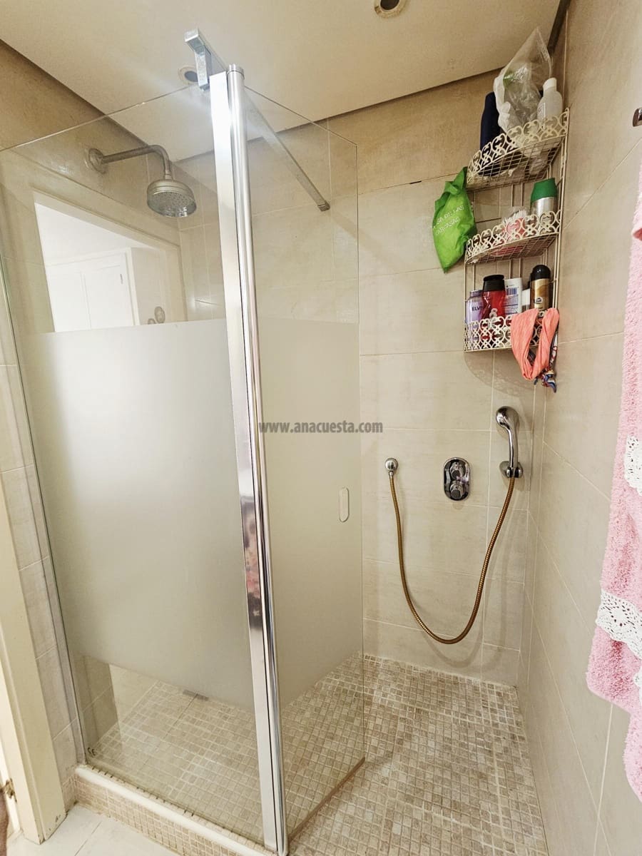 2 bedroom Apartment for sale in Estepona with pool - € 369,000 (Ref: 9377701)