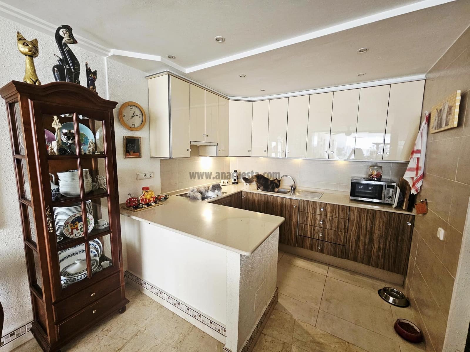 2 bedroom Apartment for sale in Estepona with pool - € 369,000 (Ref: 9377701)