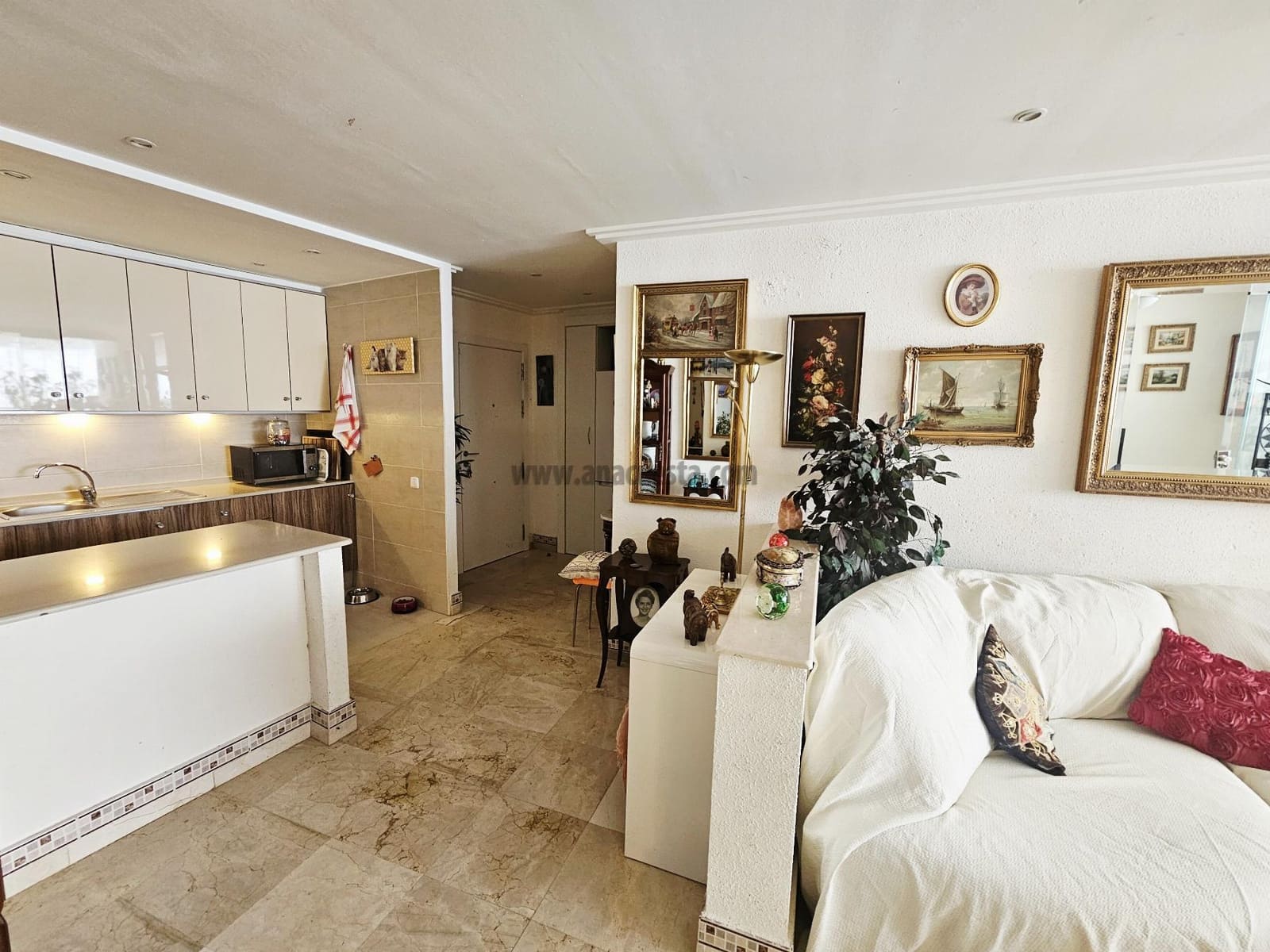 2 bedroom Apartment for sale in Estepona with pool - € 369,000 (Ref: 9377701)