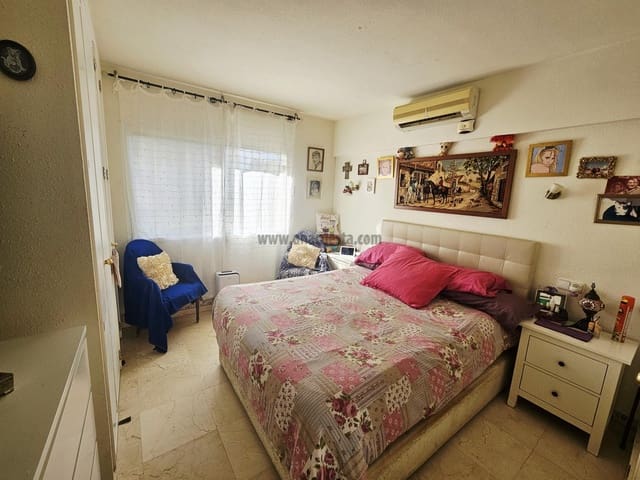 2 bedroom Apartment for sale in Puerto de Estepona, Estepona with pool - € 369,000 (Ref: 9377701)
