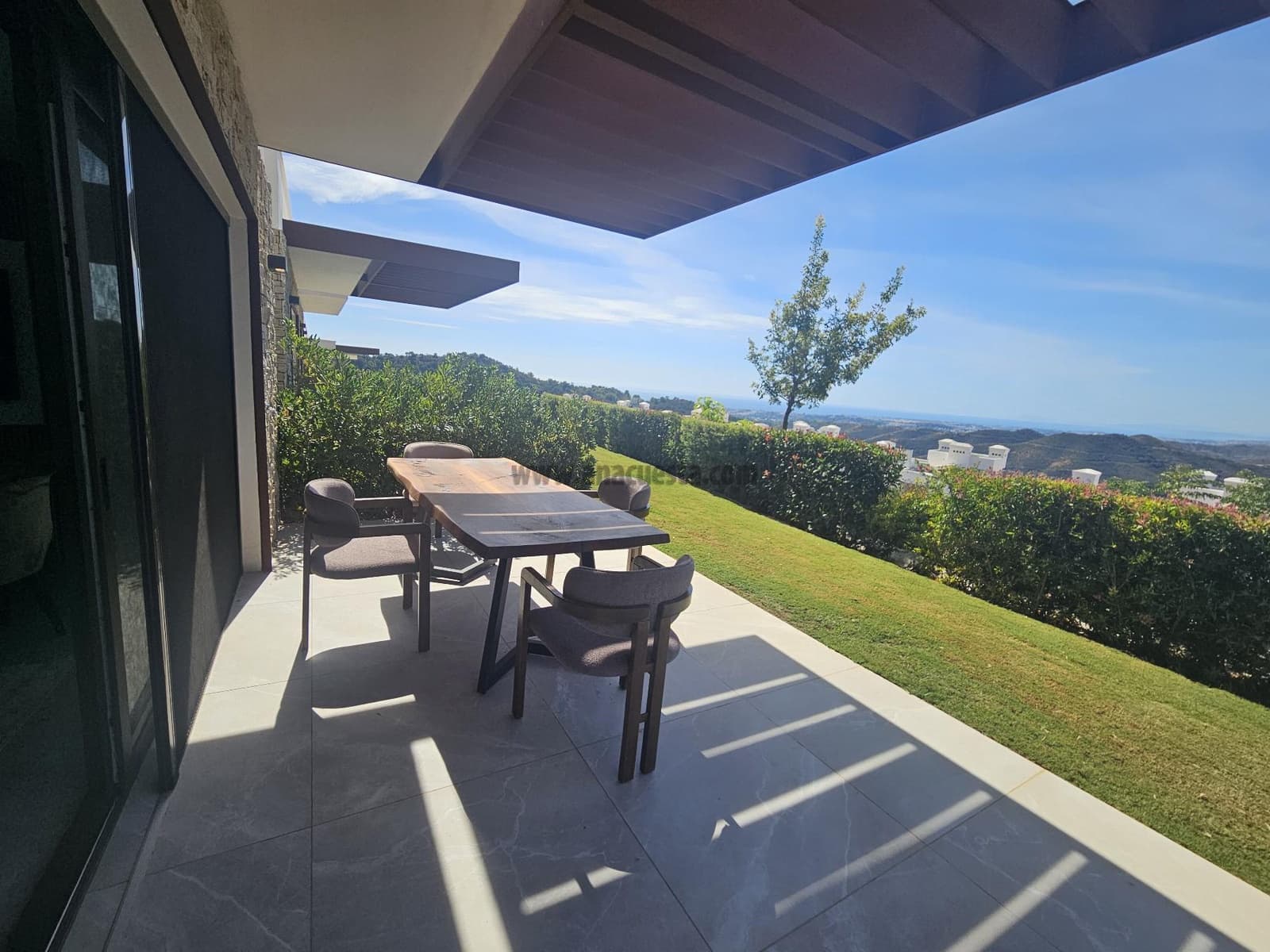 2 sypialnia Apartament na sprzedaż w Istan z basenem garażem - 499 000 € (Ref: 9386736)