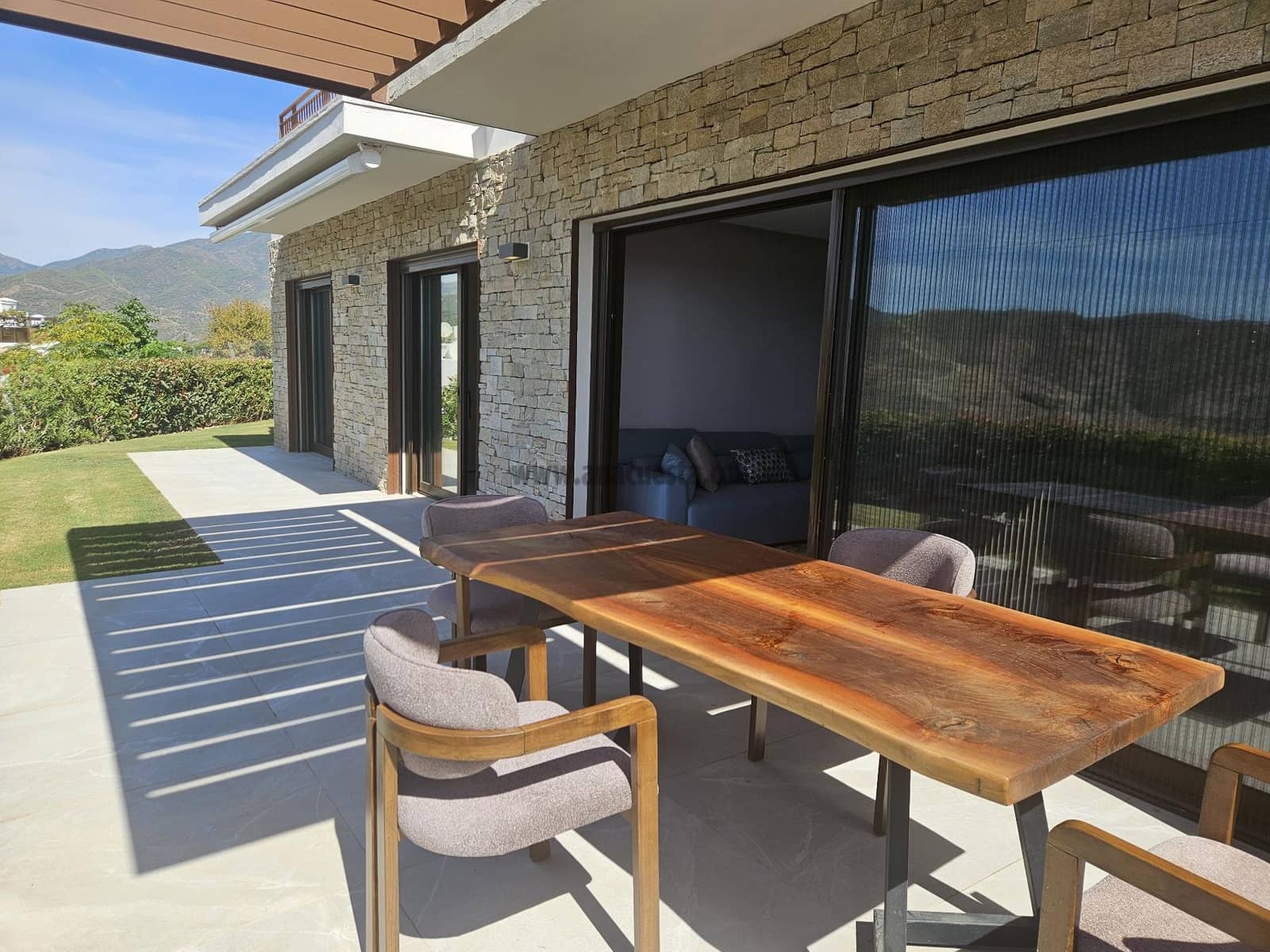 2 sypialnia Apartament na sprzedaż w Istan z basenem garażem - 499 000 € (Ref: 9386736)