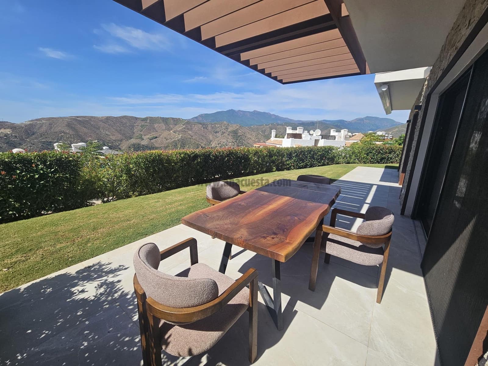 2 sypialnia Apartament na sprzedaż w Istan z basenem garażem - 499 000 € (Ref: 9386736)