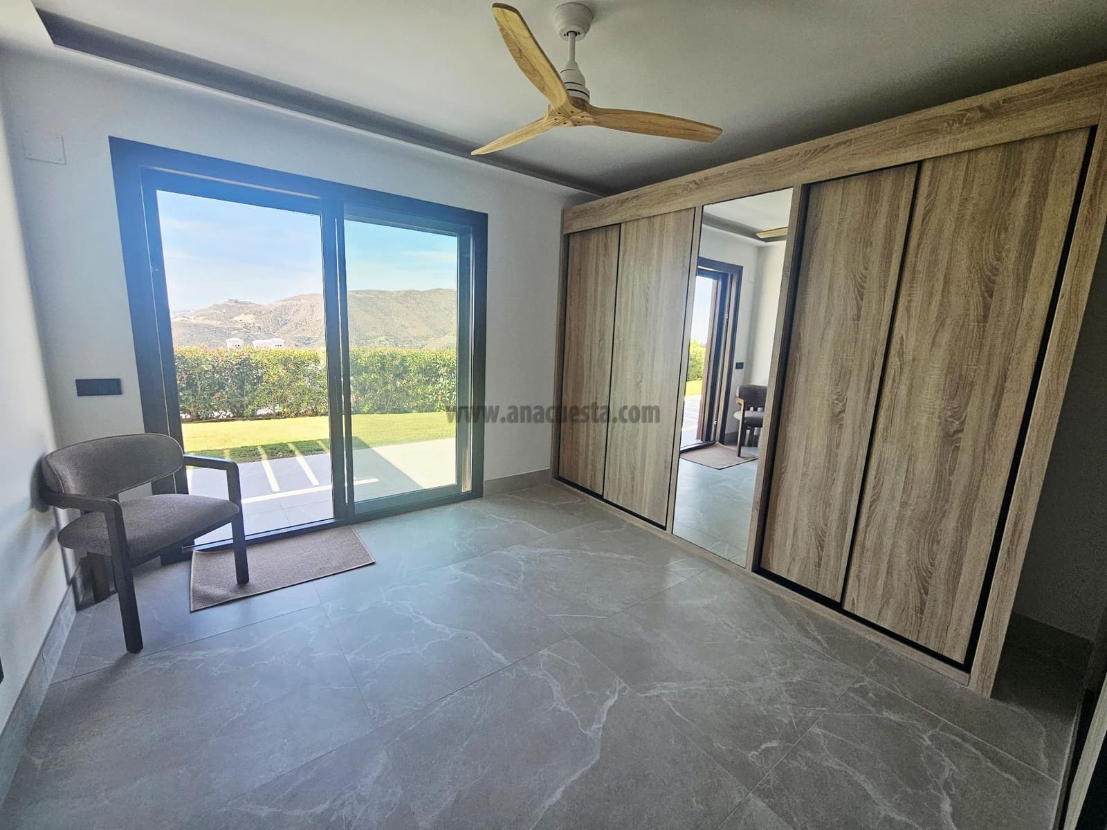 2 sypialnia Apartament na sprzedaż w Istan z basenem garażem - 499 000 € (Ref: 9386736)