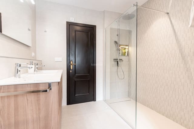 5 sypialnia Willa do wynajęcia w Altea z basenem garażem - 5 500 € (Ref: 10007949)