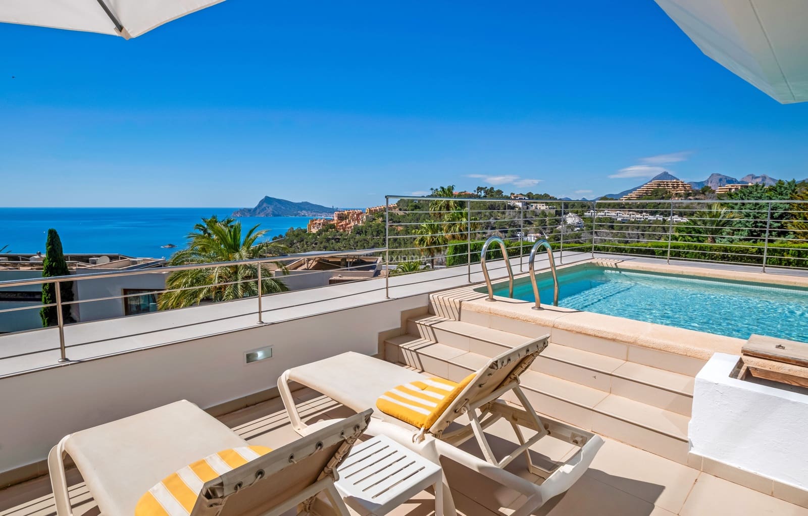 4 bedroom Villa for rent in Altea with pool garage - € 3,400 (Ref: 10009778)