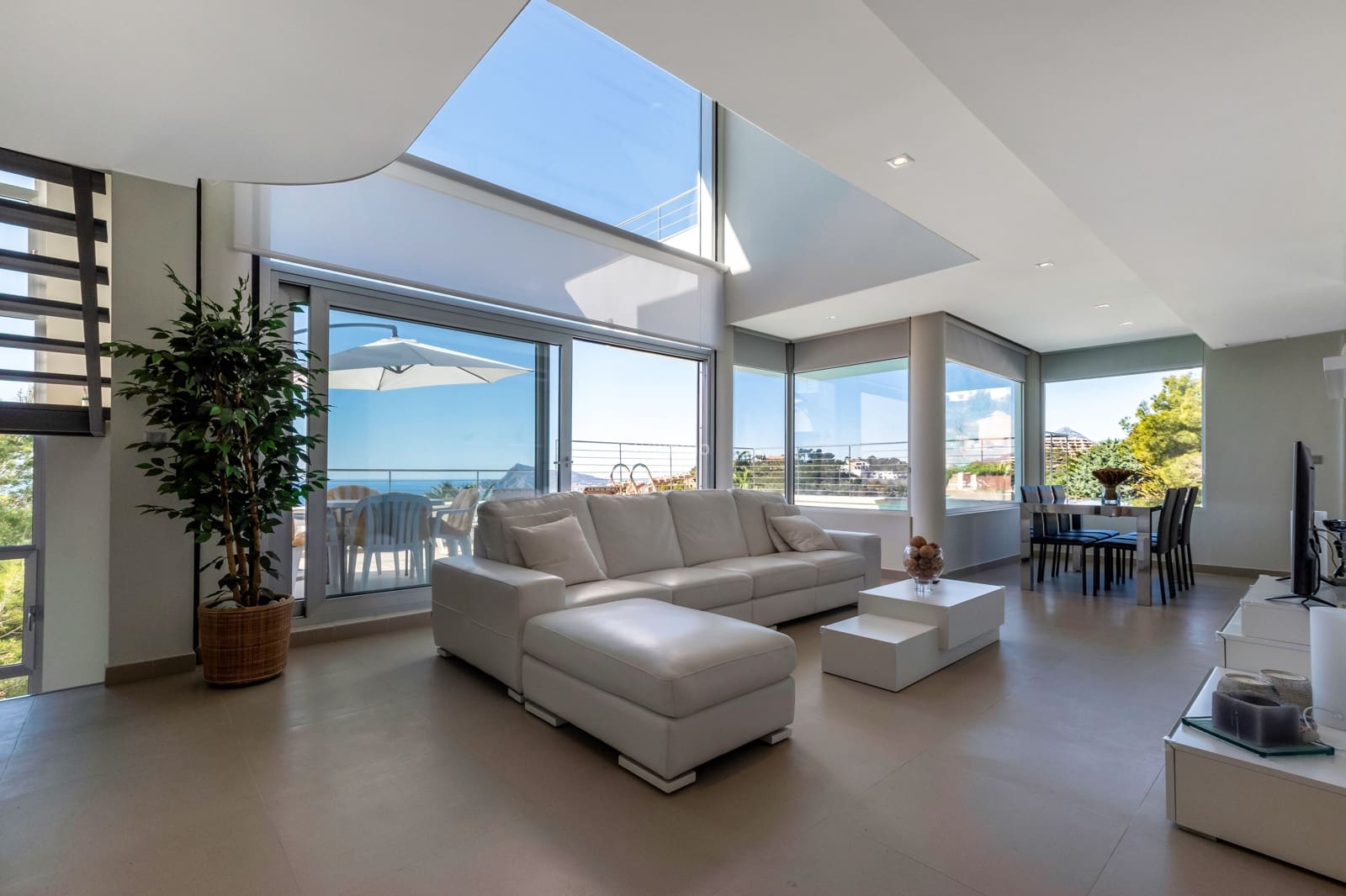 4 bedroom Villa for rent in Altea with pool garage - € 3,400 (Ref: 10009778)
