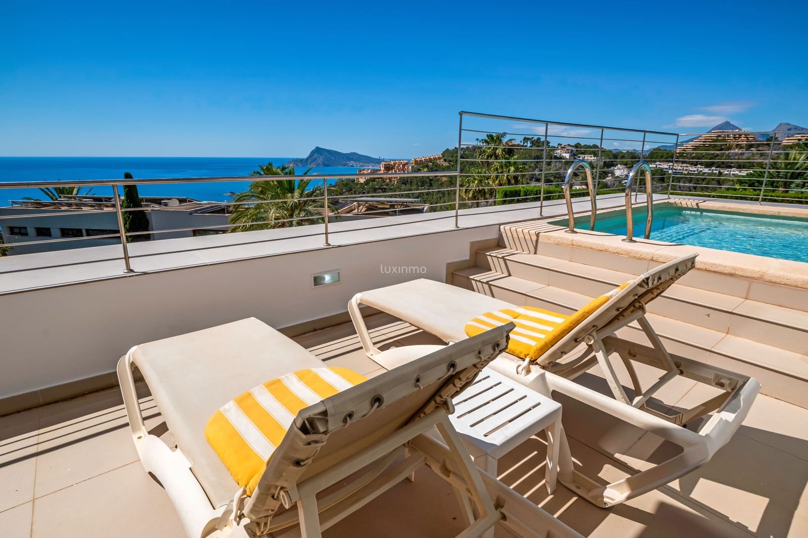 4 bedroom Villa for rent in Altea with pool garage - € 3,400 (Ref: 10009778)