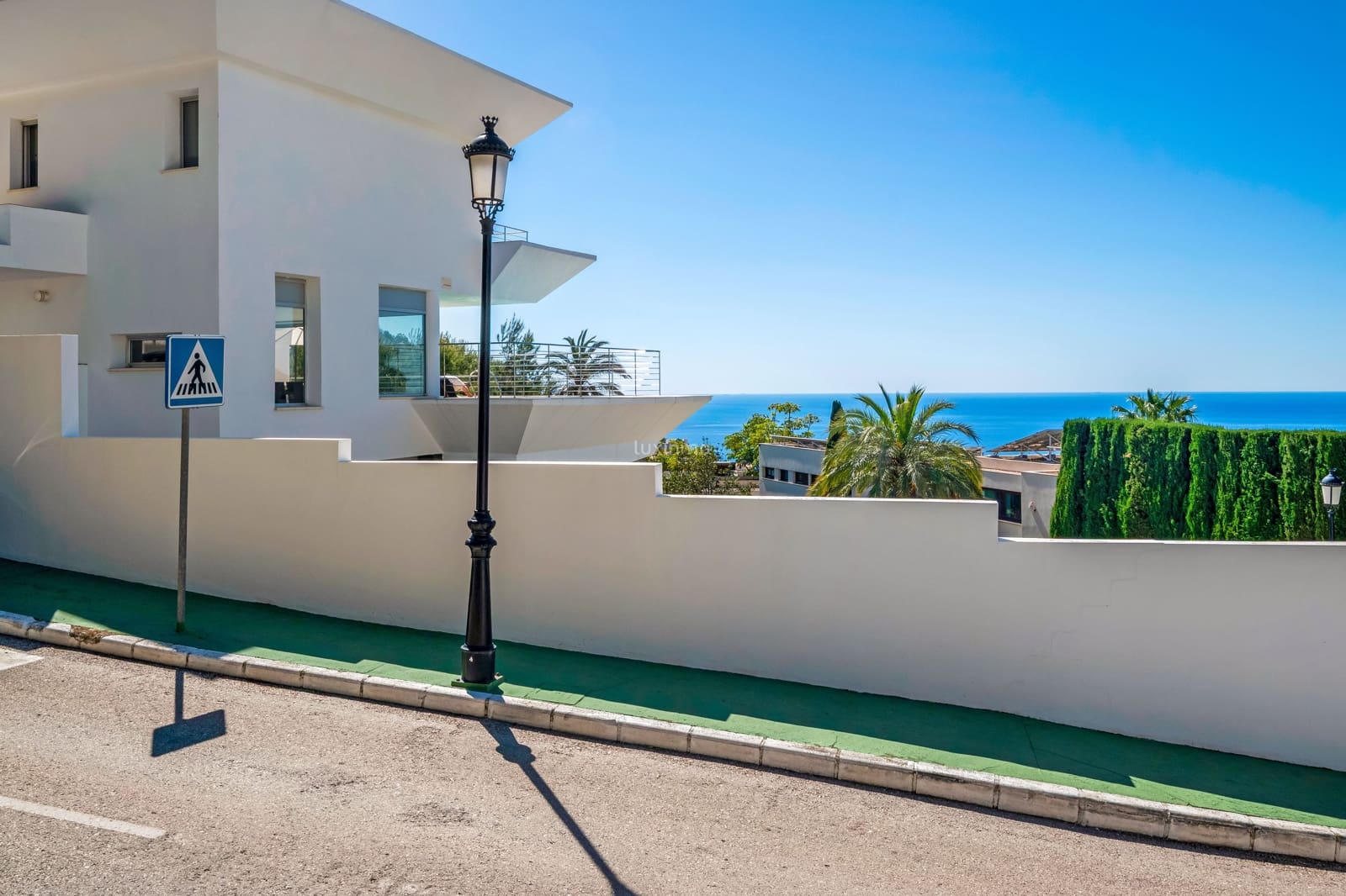 4 bedroom Villa for rent in Altea with pool garage - € 3,400 (Ref: 10009778)