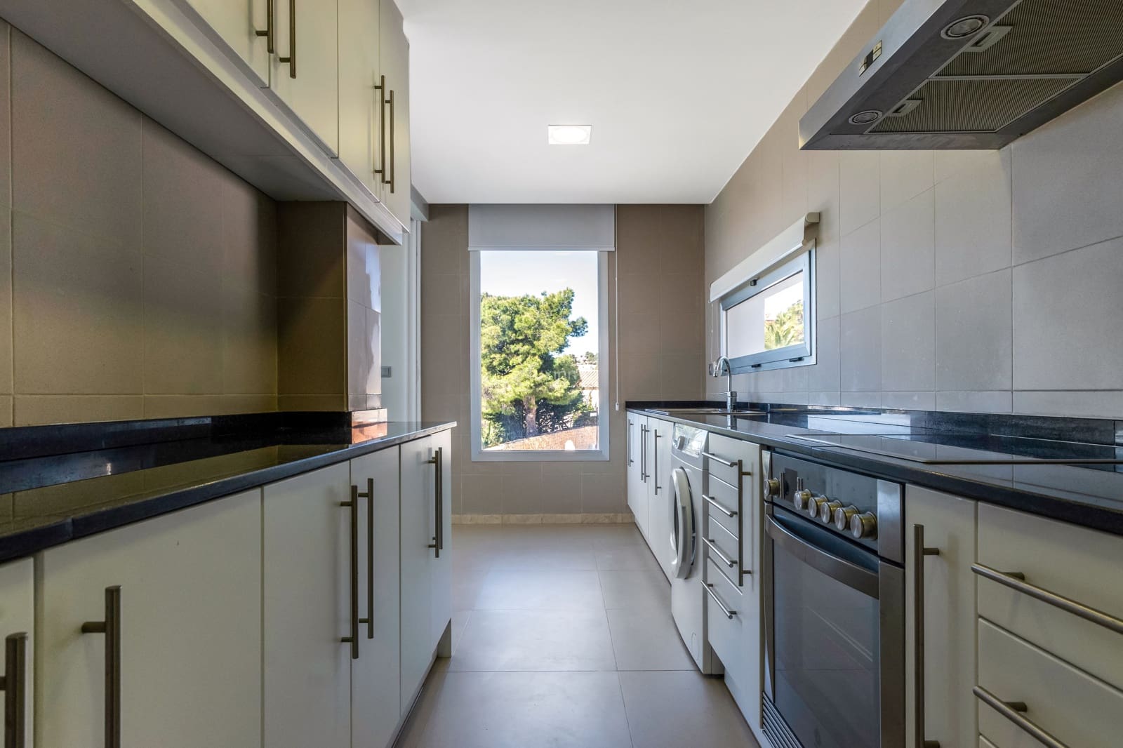 4 bedroom Villa for rent in Altea with pool garage - € 3,400 (Ref: 10009778)