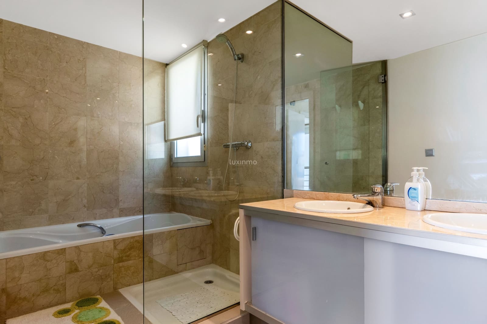 4 bedroom Villa for rent in Altea with pool garage - € 3,400 (Ref: 10009778)