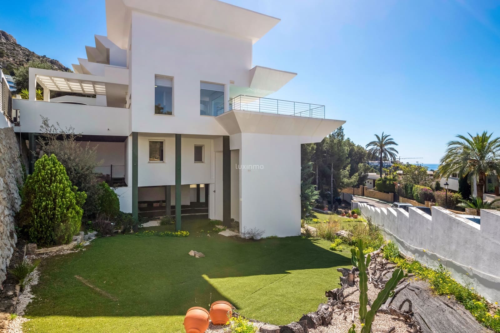 4 bedroom Villa for rent in Altea with pool garage - € 3,400 (Ref: 10009778)