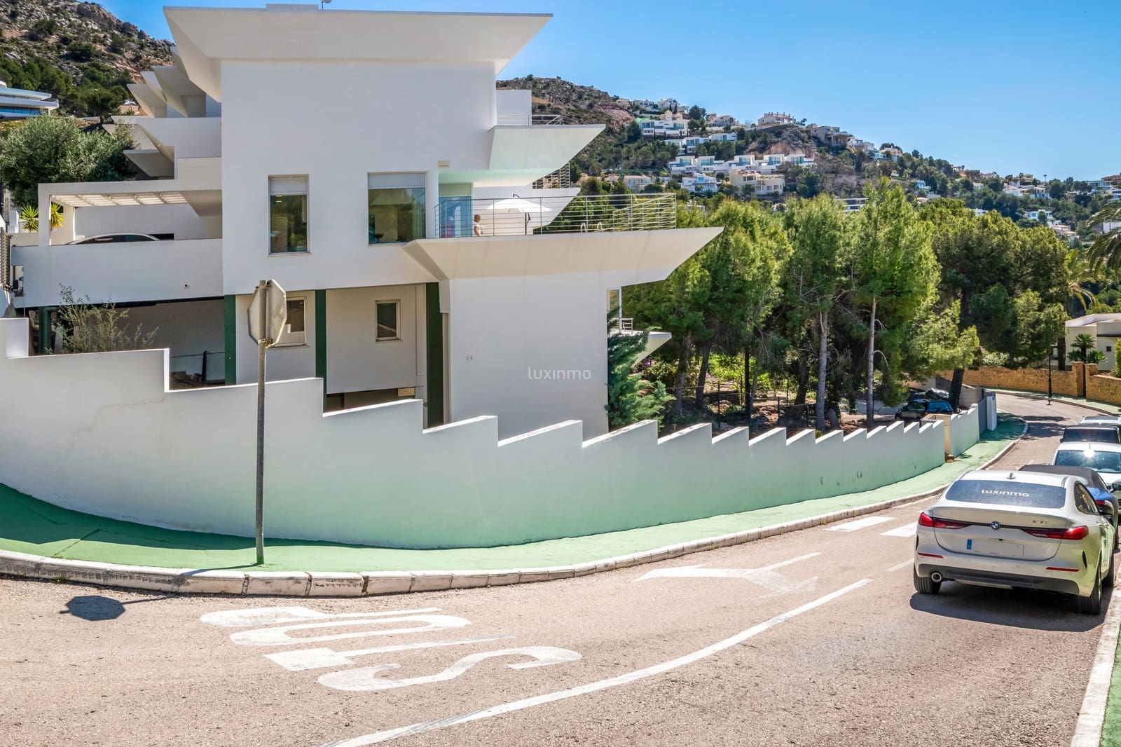 4 bedroom Villa for rent in Altea with pool garage - € 3,400 (Ref: 10009778)