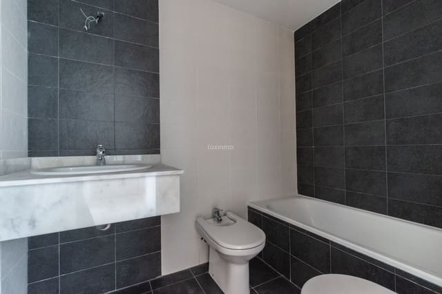 2 slaapkamer Appartement te koop in Benidorm met zwembad garage - € 515.000 (Ref: 10012304)