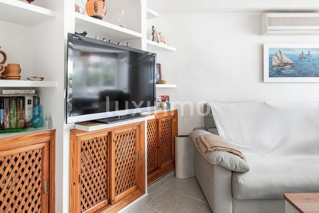 2 bedroom Apartment for rent in Benidorm with garage - € 950 (Ref: 10016867)