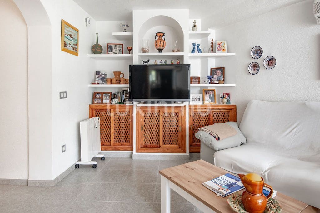 2 bedroom Apartment for rent in Benidorm with garage - € 950 (Ref: 10016867)
