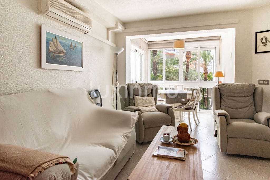 2 bedroom Apartment for rent in Benidorm with garage - € 950 (Ref: 10016867)