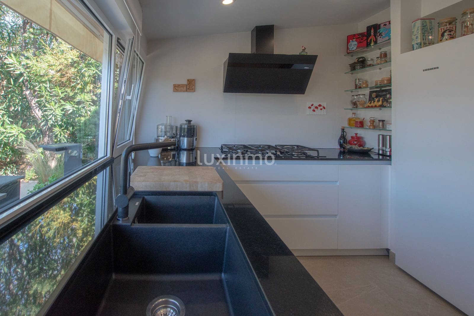 4 bedroom Villa for sale in Calpe / Calp with pool garage - € 900,000 (Ref: 10019406)