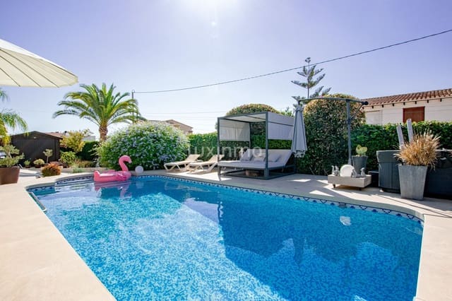 4 soveværelse Villa til salg i Calpe / Calp med swimmingpool garage - € 900.000 (Ref: 10019406)