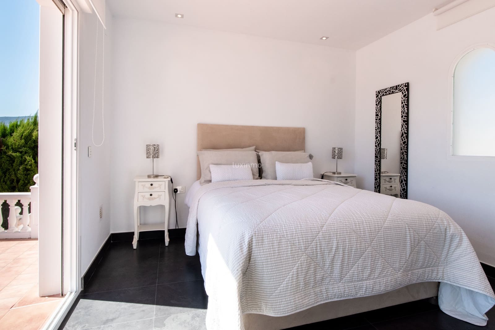 4 bedroom Villa for sale in Calpe / Calp with pool garage - € 995,000 (Ref: 10019573)