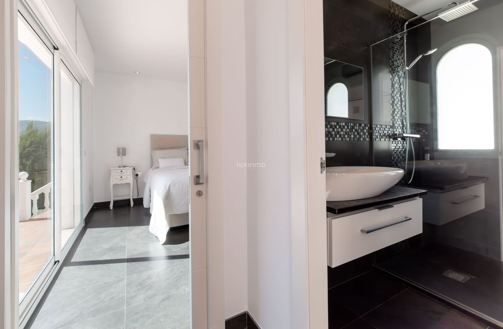 4 bedroom Villa for sale in Calpe / Calp with pool garage - € 995,000 (Ref: 10019573)