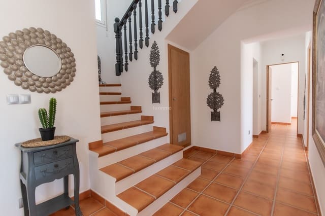 4 bedroom Villa for sale in Calpe / Calp with pool garage - € 995,000 (Ref: 10019573)