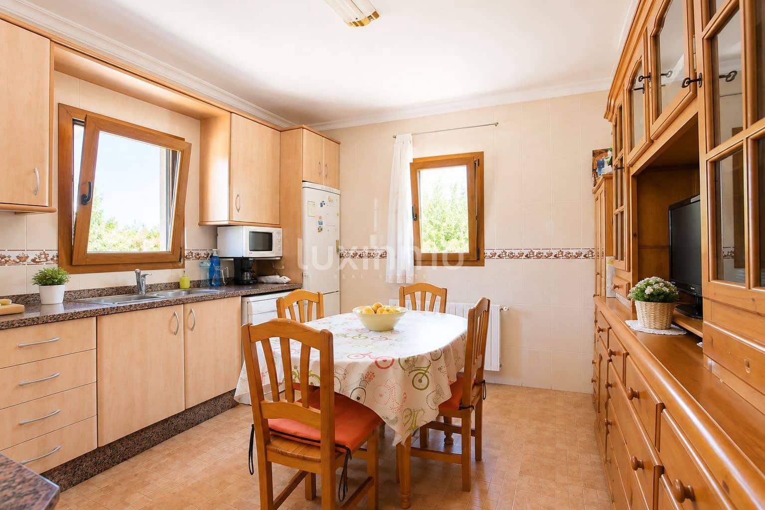 9 makuuhuone Huvila myytävänä paikassa Benissa - 680 000 € (Ref: 10019574)