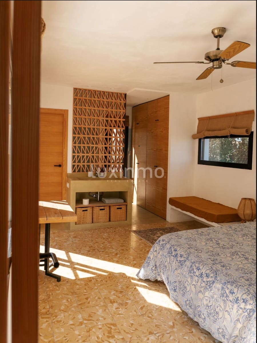 3 bedroom Villa for sale in Denia with pool garage - € 947,000 (Ref: 10023178)