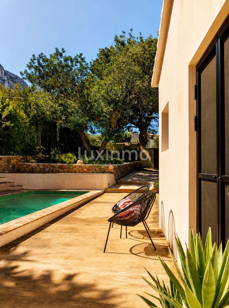 3 bedroom Villa for sale in Denia with pool garage - € 947,000 (Ref: 10023178)