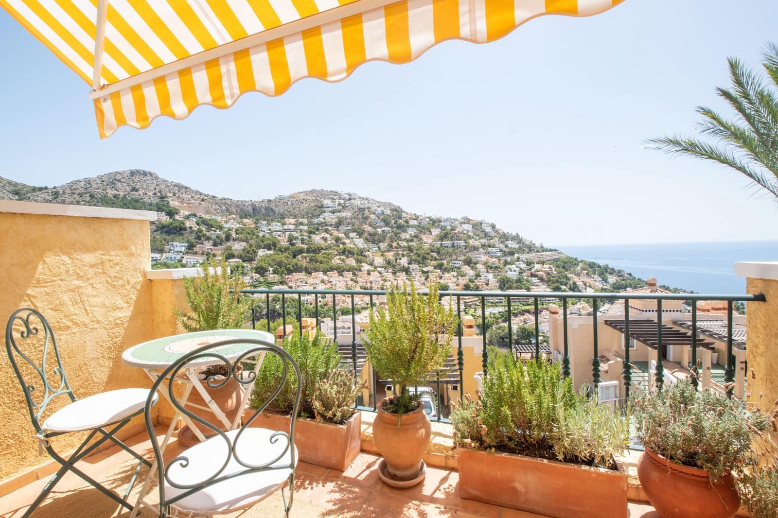 3 bedroom Villa for sale in Altea with pool garage - € 400,000 (Ref: 10023325)