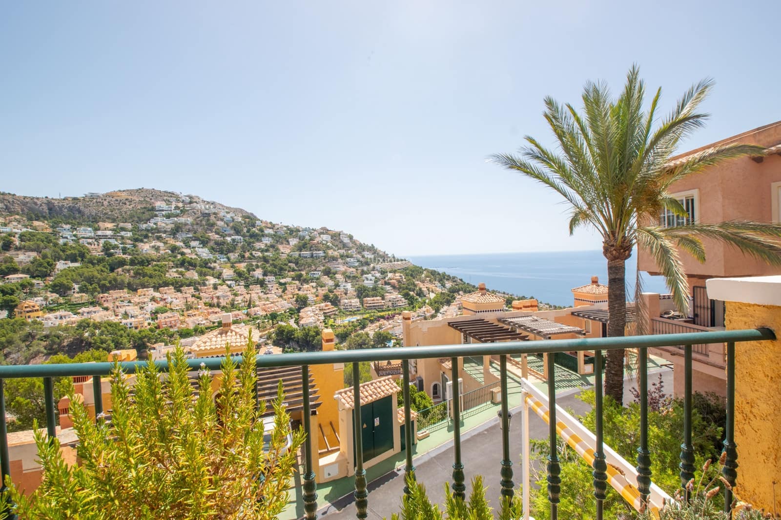 3 bedroom Villa for sale in Altea with pool garage - € 400,000 (Ref: 10023325)