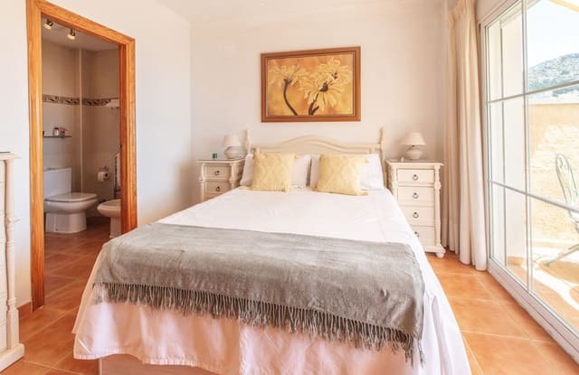 3 bedroom Flat for sale in Altea with pool garage - € 400,000 (Ref: 10023325)