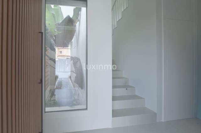 3 bedroom Villa for sale in Oliva with pool garage - € 1,161,000 (Ref: 10026543)