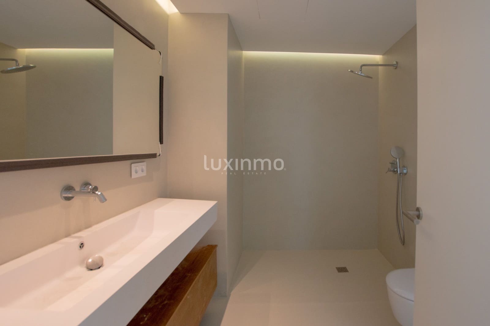 3 chambre Villa/Maison à vendre à Oliva avec piscine garage - 1 161 000 € (Ref: 10026543)