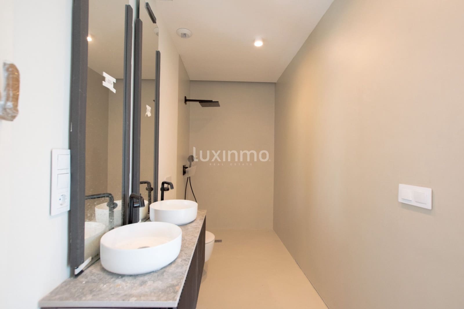 3 chambre Villa/Maison à vendre à Oliva avec piscine garage - 1 161 000 € (Ref: 10026543)