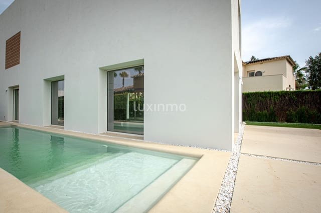 3 bedroom Villa for sale in Oliva with pool garage - € 1,161,000 (Ref: 10026543)
