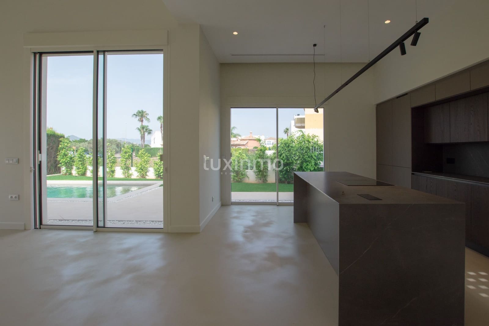 3 Zimmer Villa zu verkaufen in Oliva mit Pool Garage - 850.000 € (Ref: 10026544)