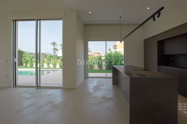3 chambre Villa/Maison à vendre à Oliva avec piscine garage - 850 000 € (Ref: 10026544)